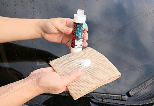 如何除油膜2.使用CARBUFF汽車玻璃除油膜去除劑