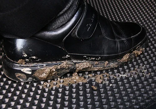 汽車腳踏墊特色-防汙刮泥